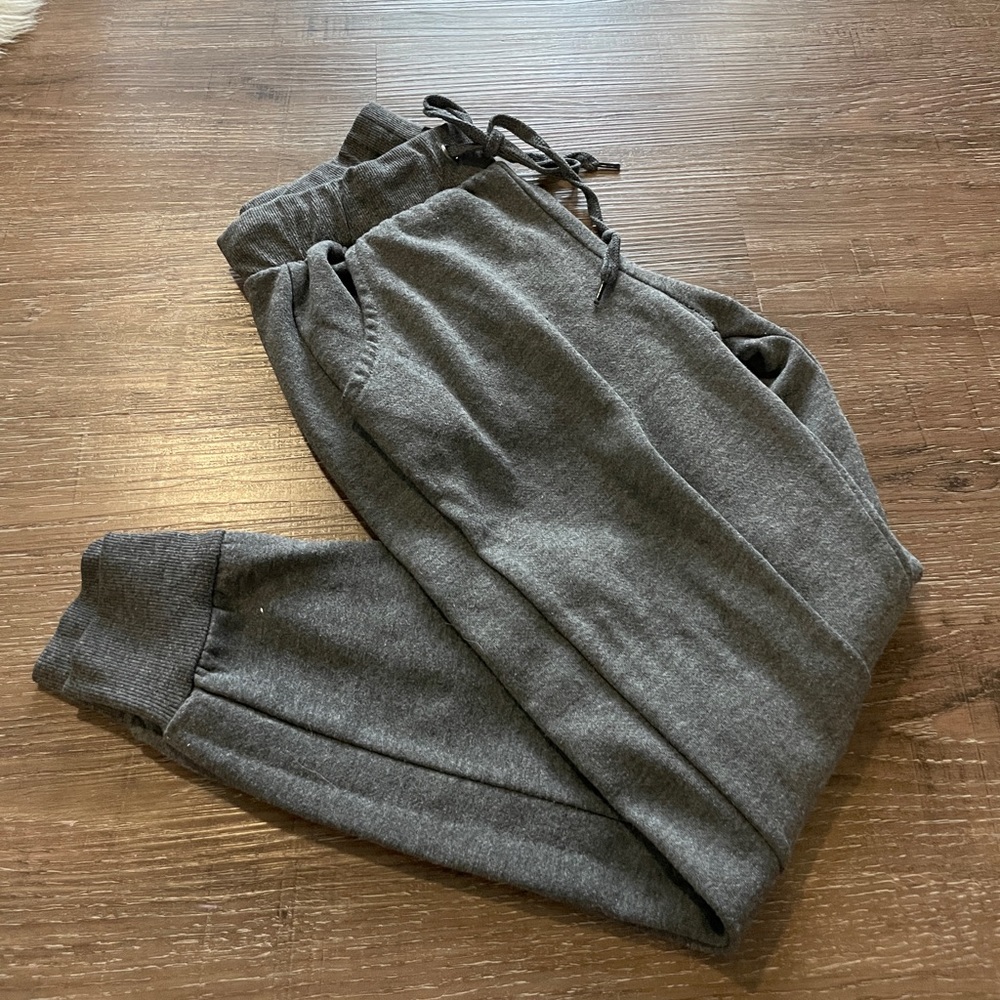 Gray Sweat Pants Drawstring Waist Front Pocket Gathered Ankle